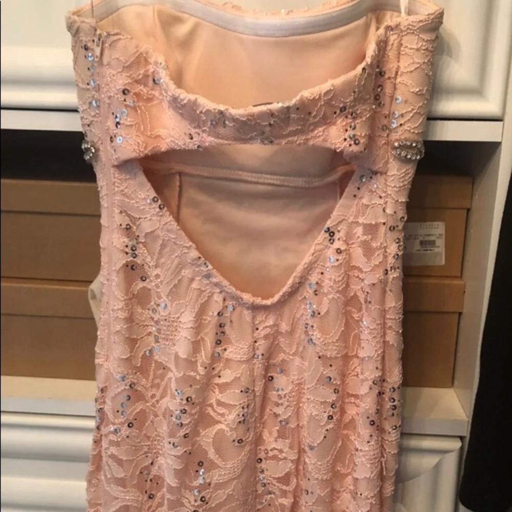 Gown - Picture 5 of 5